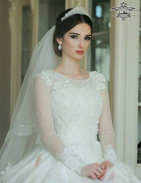 مدل لباس عروس با یقه بسته و پوشیده 