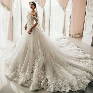 مدل لباس عروس دنباله دار - لباس عروس با دنباله شیک جدید