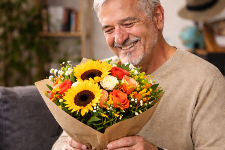 انواع گل مناسب هدیه به آقایان برای روز مرد| راهنمای انتخاب گل مردانه