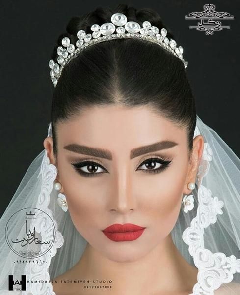 مدل آرایش عروس با چشم و ابرو و مو مشکی طبیعی بدون لنز 
