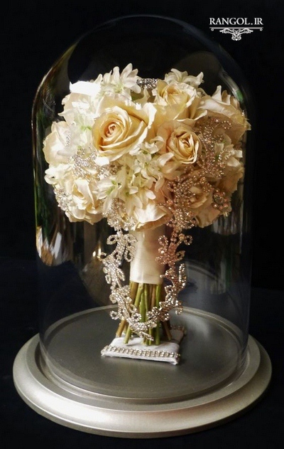 خشک کردن دسته گل عروس قاب یادگاری عروسی