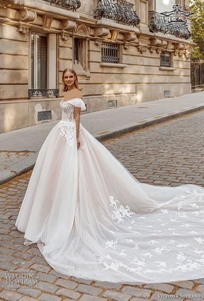 مدل لباس عروس دنباله دار جدید شیک 2018