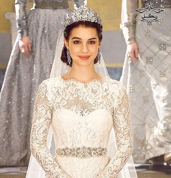 مدل لباس عروس با یقه بسته و پوشیده 