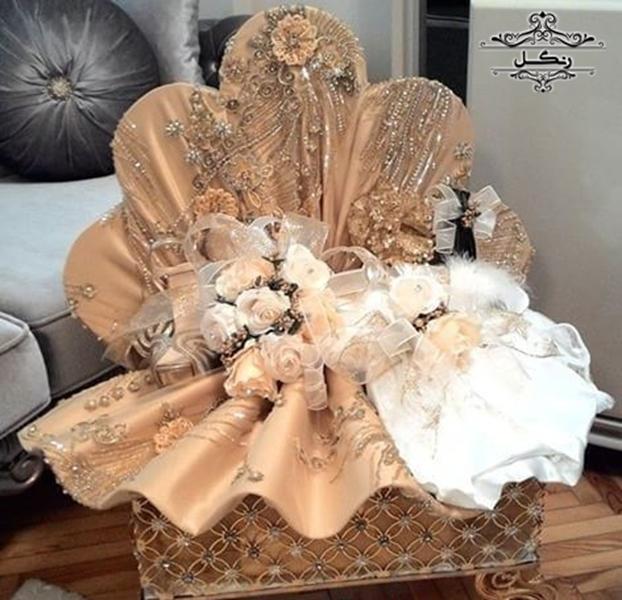 مدل تزیین پارچه و خلعتی عروس داماد بله برون و هدیه