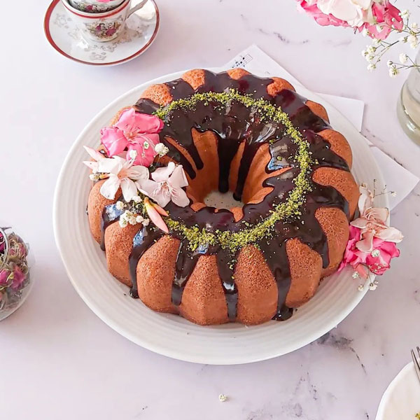 تزیین کیک تولد ساده خانگی راحت دیزاین میز تولد شیک لاکچری عاشقانه