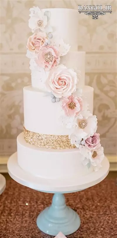 مدل تزیین کیک عقد عروسی بله برون گل طبیعی