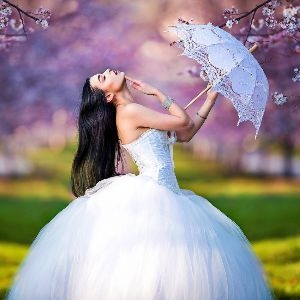 مدل چتر عروس فرمالیته عروسی | ژست عروس داماد با چتر 