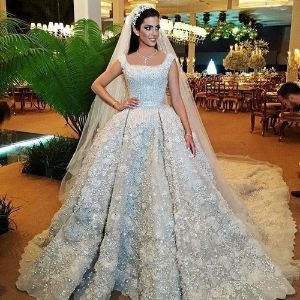 لباس عروس با یقه خشتی یا مربعی یا چهارگوش | مدل لباس عروس
