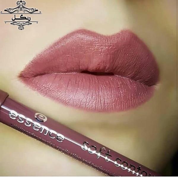 بررسی و تست لوازم آرایش اسنس