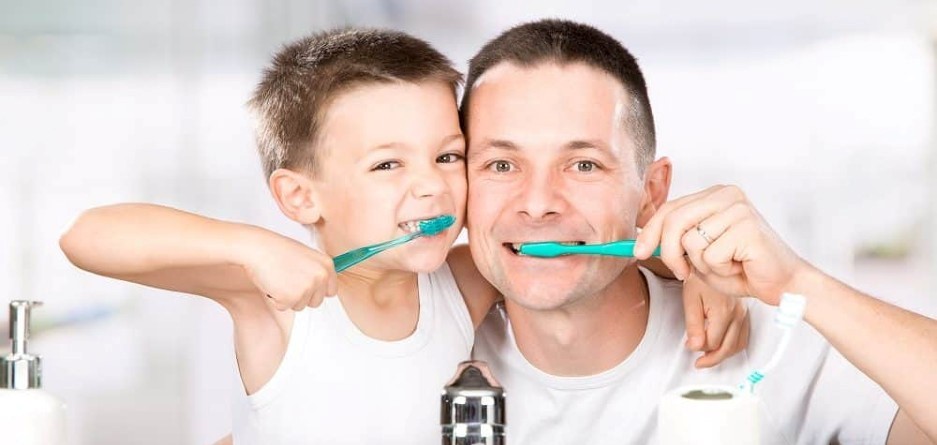 8 نکته برای مراقبت از دندان های فرزند شما