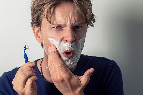 چرا بعد از اصلاح و شیو جوش میزنیم