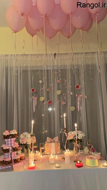 ایده تزیین میز تولد گل شمع کیک تولد تزیین میز لاکچری بادکنک میز تولد ساده شیک