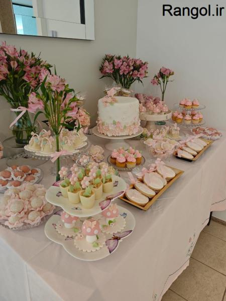 ایده تزیین میز تولد گل شمع کیک تولد تزیین میز لاکچری بادکنک میز تولد ساده شیک