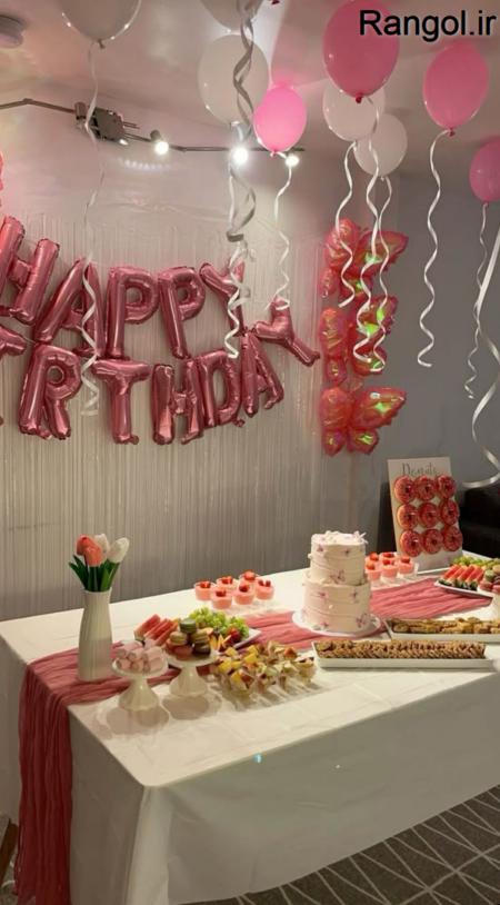 ایده تزیین میز تولد گل شمع کیک تولد تزیین میز لاکچری بادکنک میز تولد ساده شیک