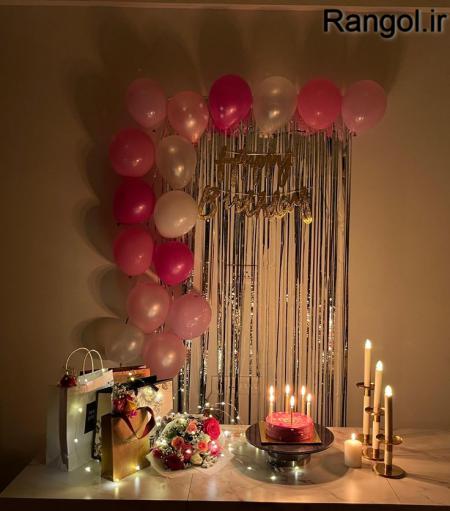 ایده تزیین میز تولد گل شمع کیک تولد تزیین میز لاکچری بادکنک میز تولد ساده شیک