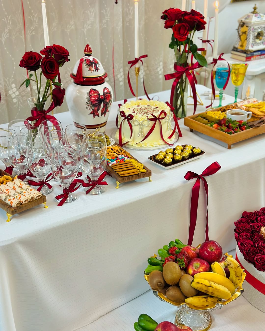 تزیین میز تولد ایده دیزاین میز تولد شیک لاکچری