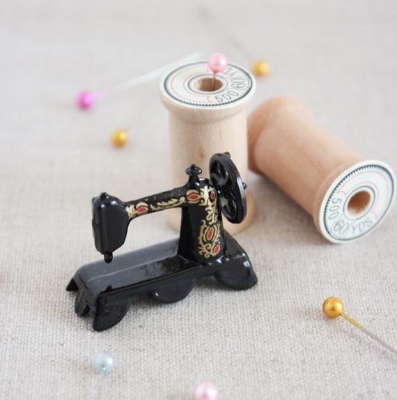 متن تبلیغ خیاطی بانوان؛ جملات خلاقانه برای جذب مشتری بیشتر