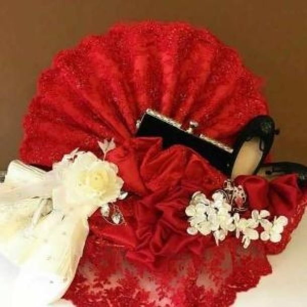 مدل تزیین پارچه و خلعتی عروس داماد بله برون و هدیه